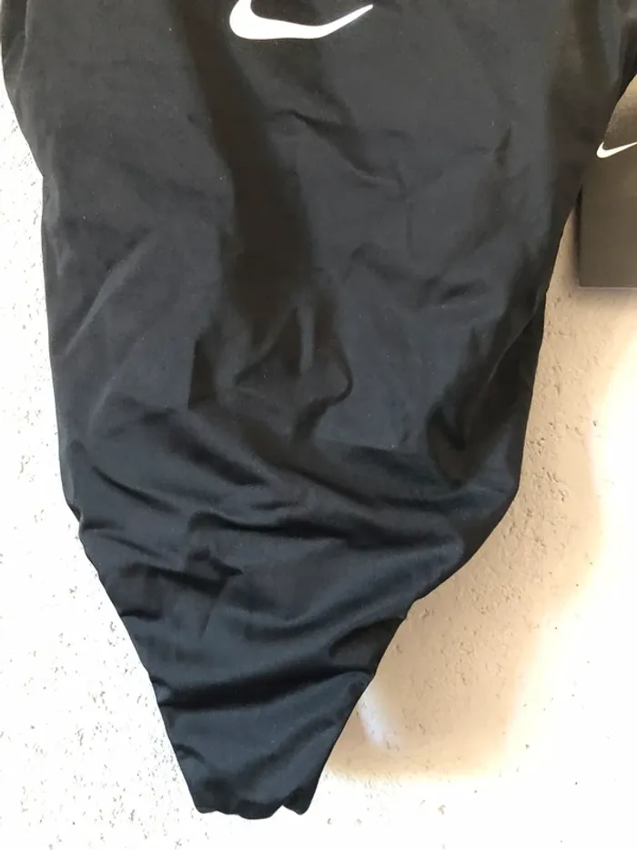 Maillot de bain Nike taille S 🌻 - photo numéro 4