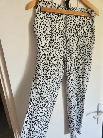 Très joli pantalon été Zara woman taille M