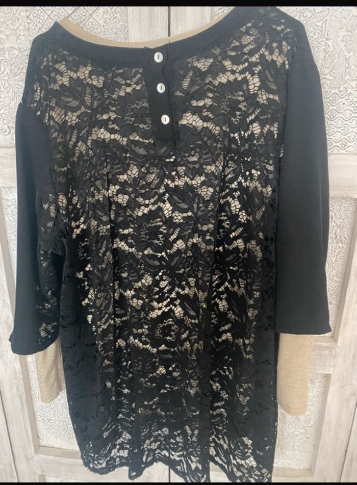 Tunique fantaisie noire avec dos en dentelle