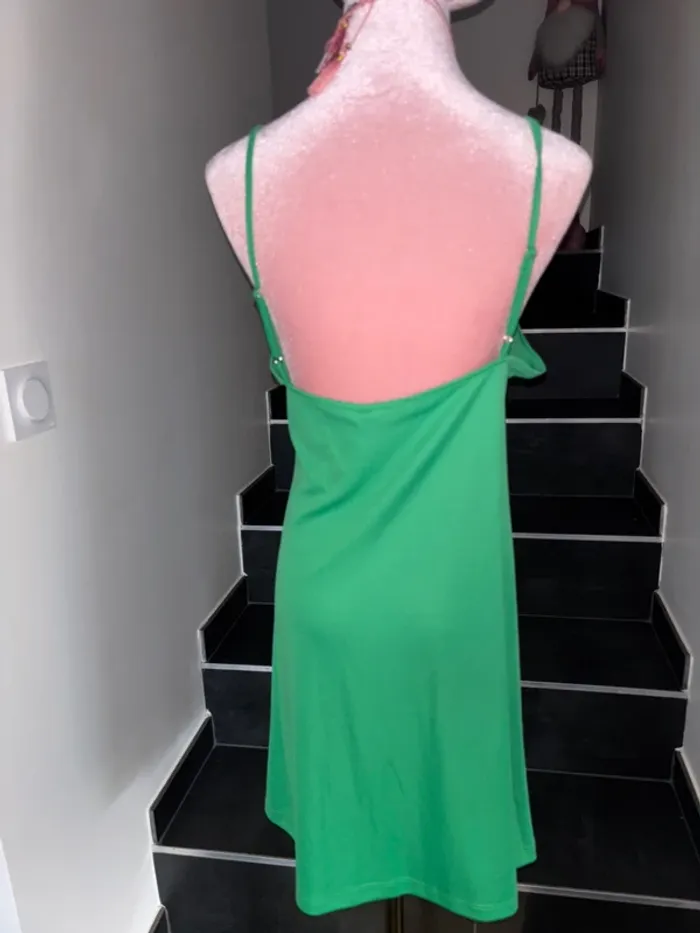Robe 👗 bretelles t L verte fluide - photo numéro 3
