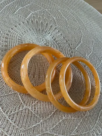 Lot 4 bracelets acrylique orangés