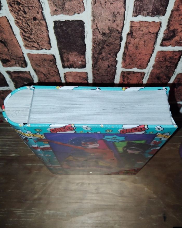 Coffret livre métal Miraculous puzzle 3D 200 pièces - photo numéro 2