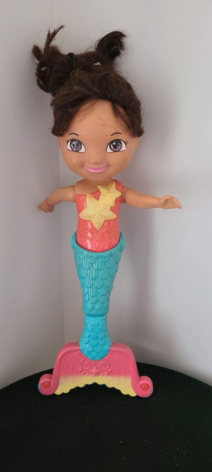 POUPEE DORA L'EXPLORATRICE DE 34 CM MATTEL 2011 - photo numéro 2