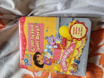 C est la fête avec Dora