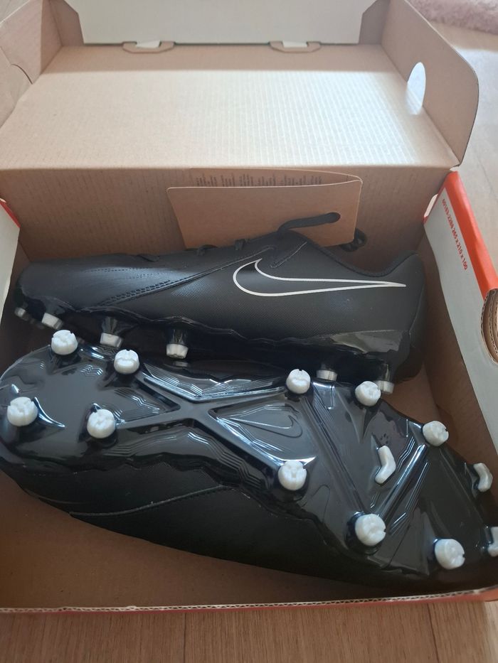 Groles nike taille 38