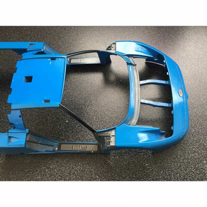 Carcasse coque burago pièce détachée bugatti EB110 1991 1/18 1/18e - photo numéro 2