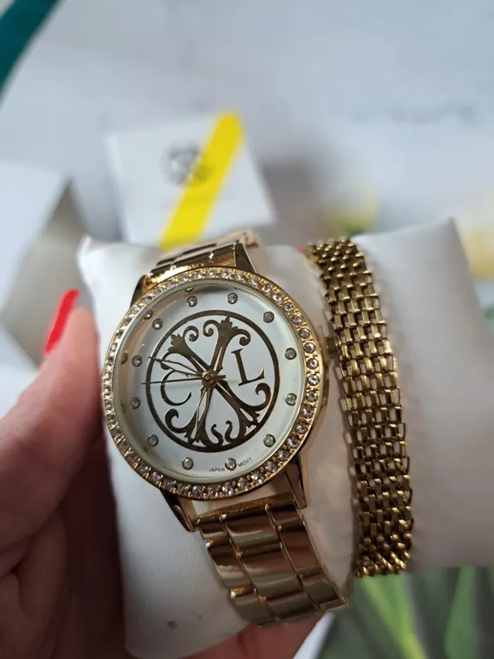 Christian L acroix Coffre Montre a quartz et bracelet pour femme - photo numéro 7