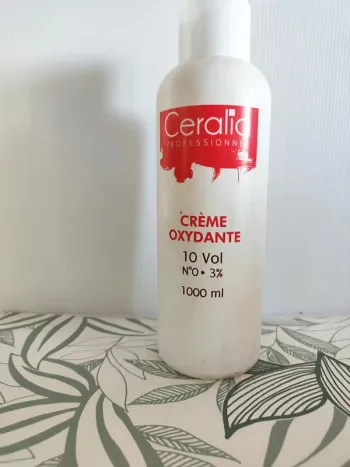 Ceralia professionnel creme oxydante 10 volumes n0 3% 1000ml à utiliser 12 mois après ouverture