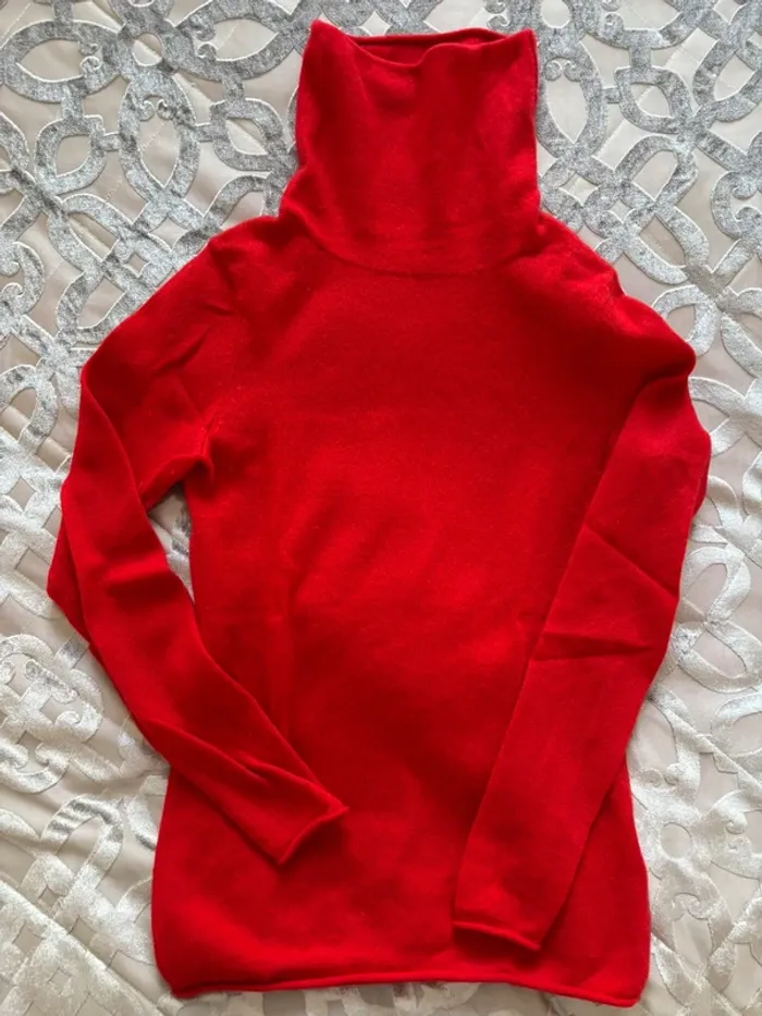 Pull rouge