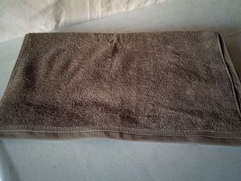 Drap de bain taupe NEUF
