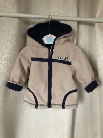 Gilet veste polaire beige et bleu marine 6 mois