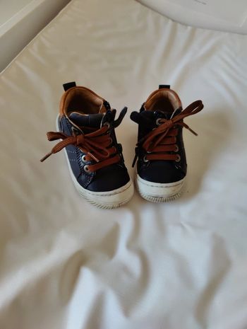 Chaussure montante 22