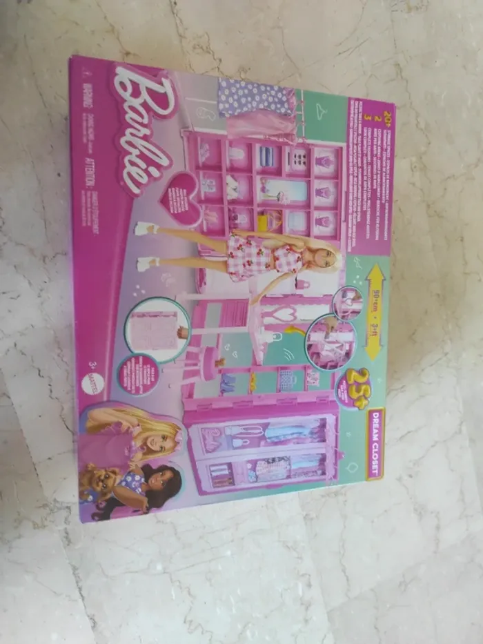 Barbie dream closet neuf dans son emballage d'origine scellé