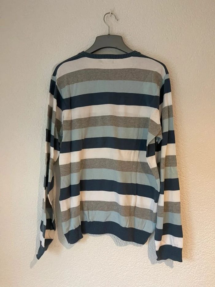 Pull col V taille XL - photo numéro 2