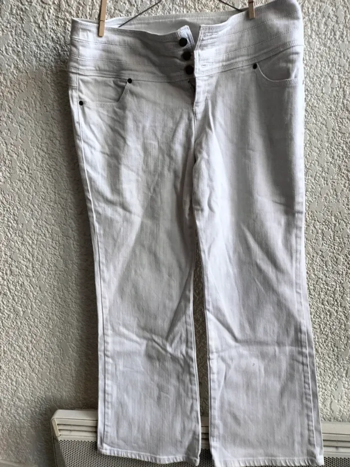 Jean blanc vintage à boutons t 46 - photo numéro 2