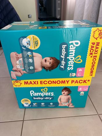 Lot 2 paquets couches Pampers taille 4 maxi economy pack