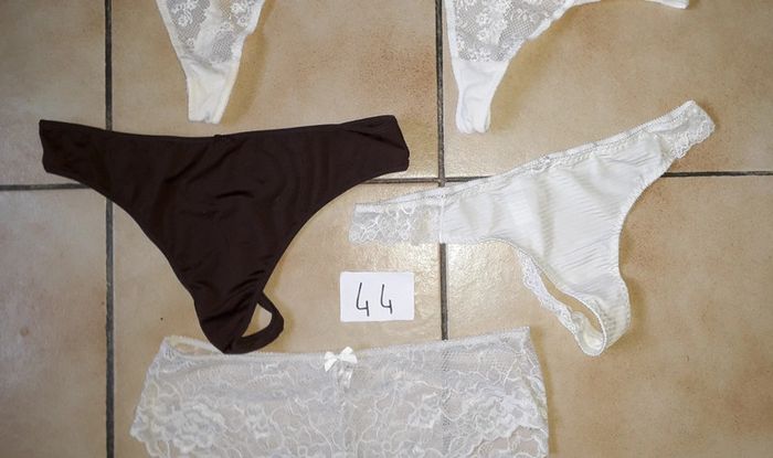 Lot de dessous femme T 44 - photo numéro 3
