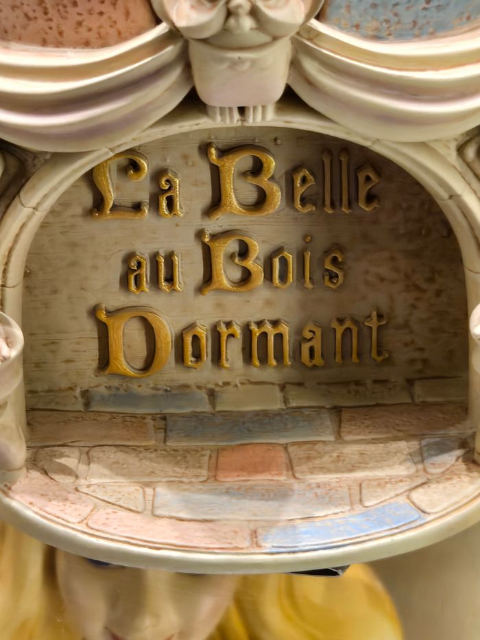 Snowglobe La belle au bois dormant - photo numéro 2