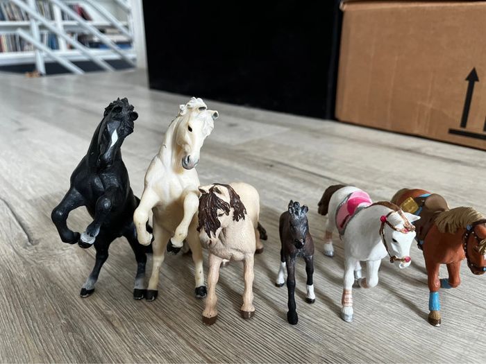 Lot chevaux schleichs
