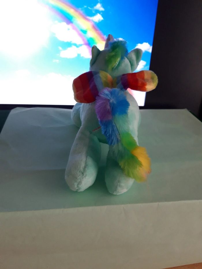 Peluche Licorne volante arc-en-ciel - photo numéro 5