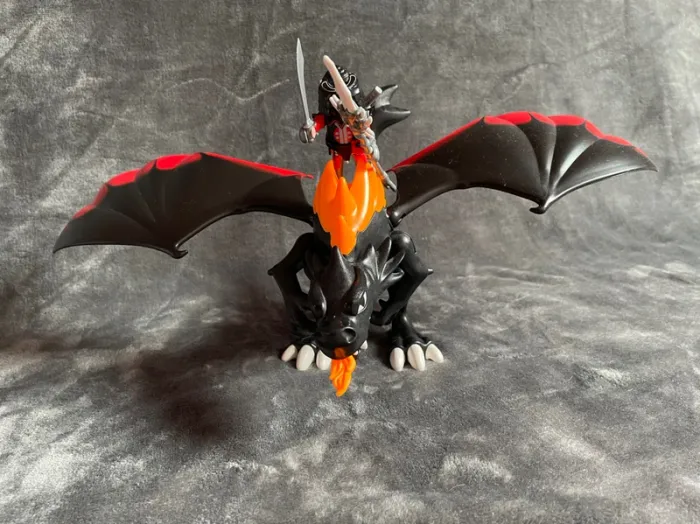 Playmobil grand dragon royal avec flammes lumineuses 5482