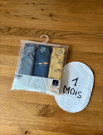 Body neuf avec étiquette