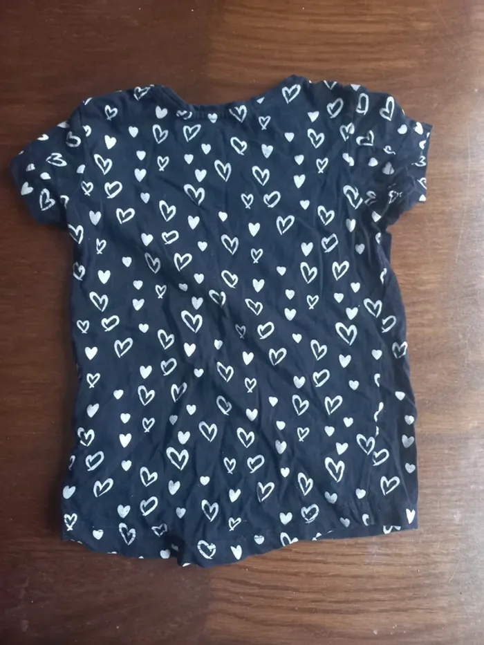 T-shirt bleu à cœurs Primark 4ans 104cm - photo numéro 2
