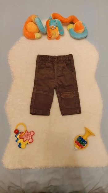Pantalon velours côtelé marron T. 6 mois Tape À L'Oeil 💮 55% Polyester 45% Coton