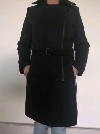 Manteau noir femme mi-long
