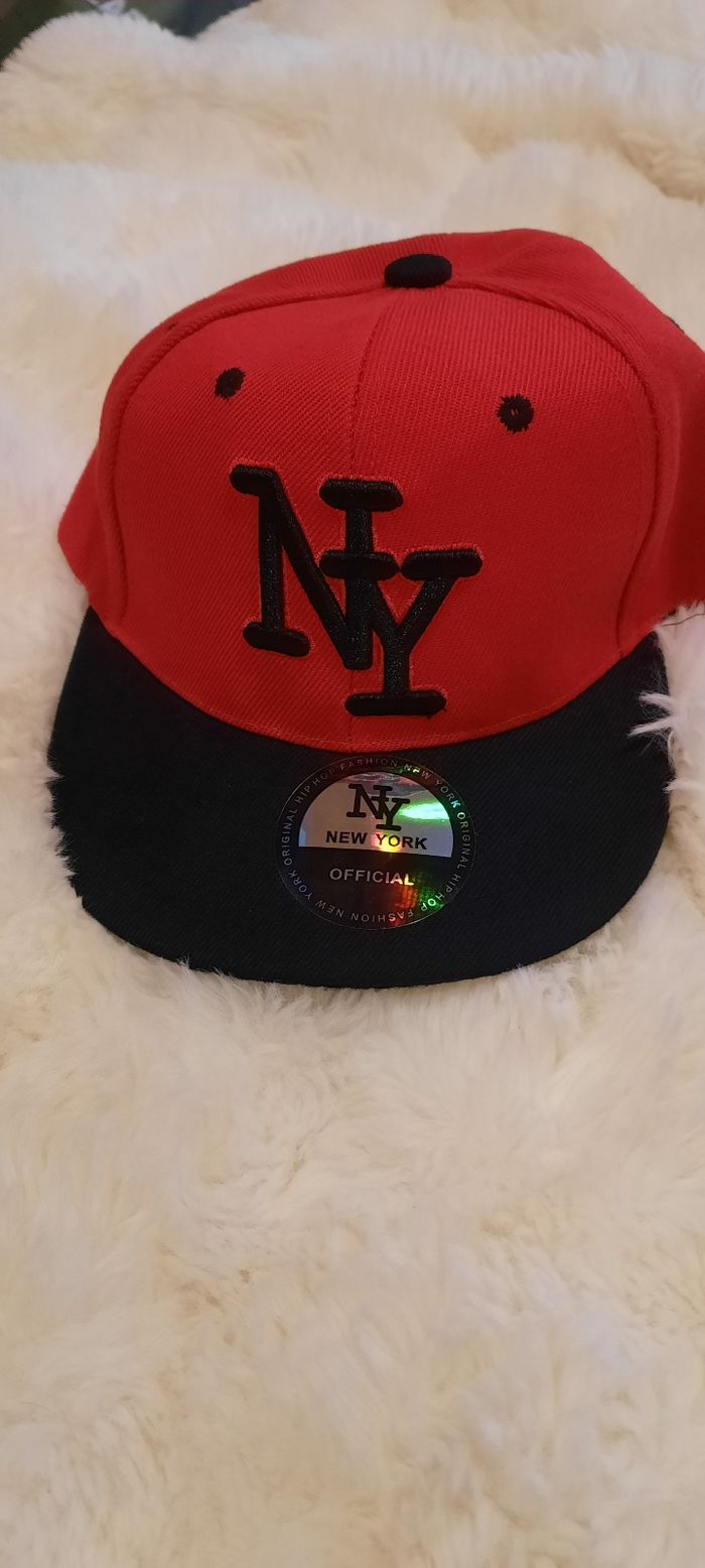 Casquette rouge et noir New York - photo numéro 2