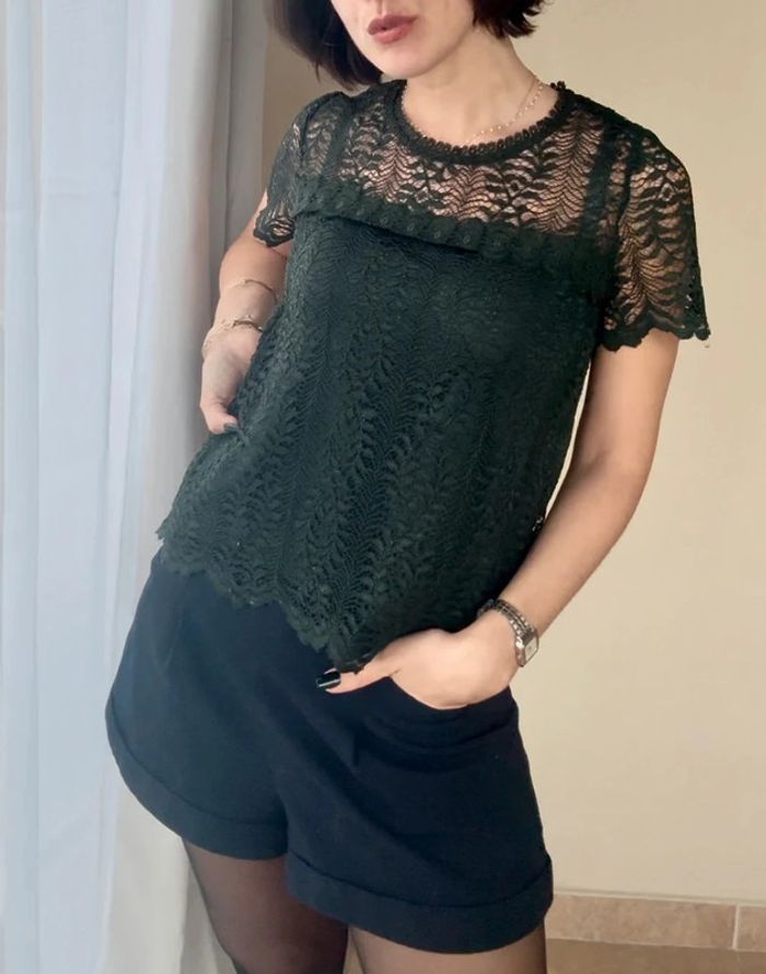 Top Kookaï en dentelle vert taille 36 très bon état