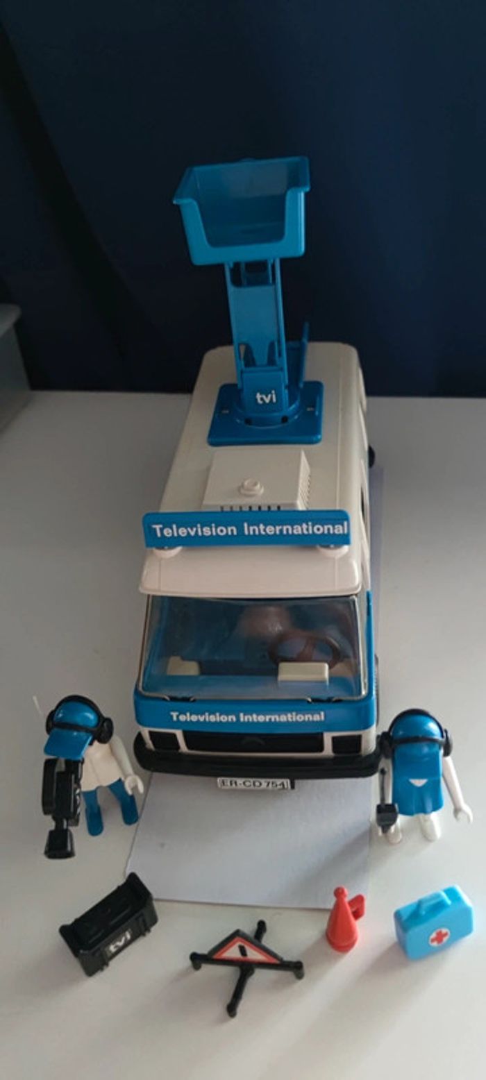 Playmobil Klicky N 3530 Camion TV + Journalistes + camera - photo numéro 4