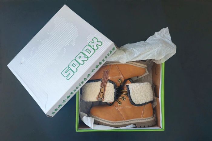 Chaussures taille 22 neuves 🧸 - photo numéro 2