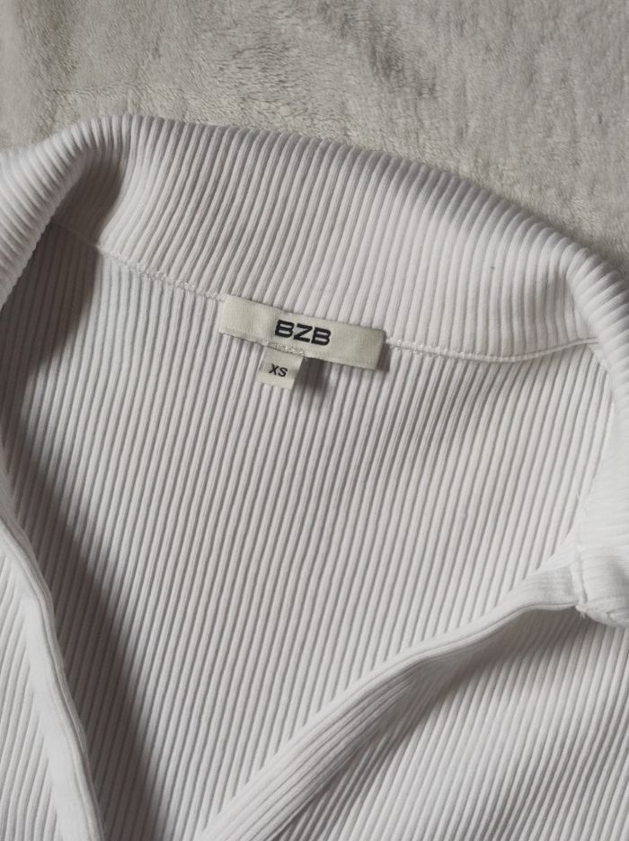 Polo court taille XS - photo numéro 3