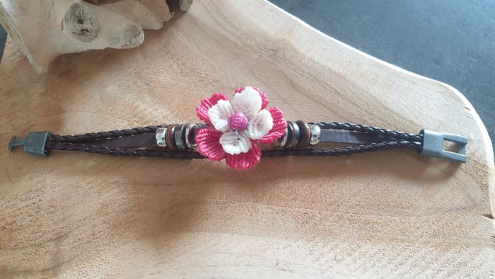 Bracelet Fleur de Cerisier en Macramé
