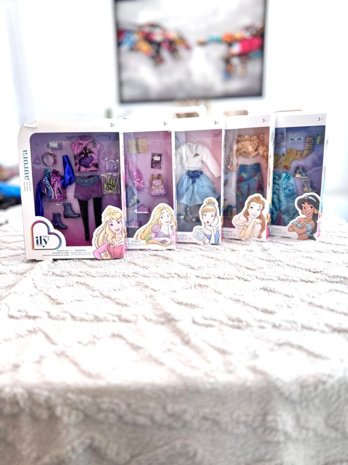 Lot 5 boites de vêtements princesse Disney poupée neufs - photo numéro 3
