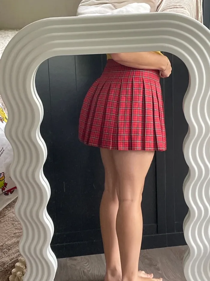 Jupe rouge - photo numéro 2