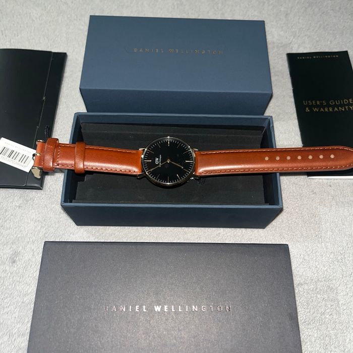 Montre Daniel Wellington Classic St Mawes 36mm Femme/Homme cuir brun - photo numéro 5