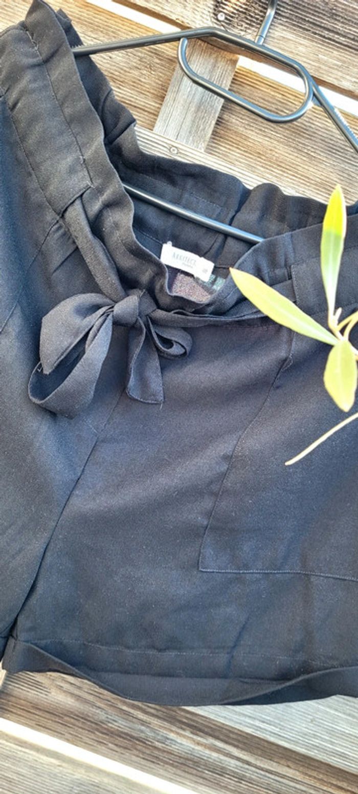 Très joli Short taille haute à nouer noir Arkitect taille 40 - photo numéro 3