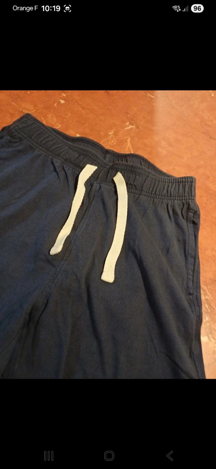 Short garçon taille 10 ans - photo numéro 2