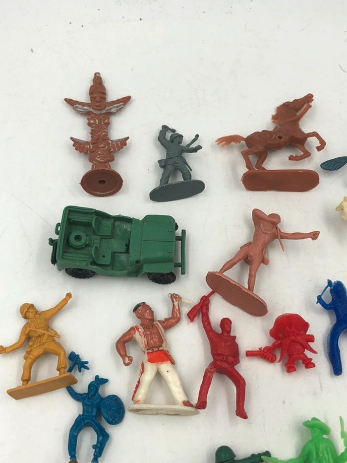 Lot de 33 figurines Soldats divers - photo numéro 5