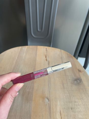 Maquillage Maybelline Brillant à lèvres - Teinte 942 Bueno Berry - Neuf et Scellé