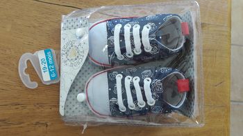 Chaussons bleu T19-20 NEUVES