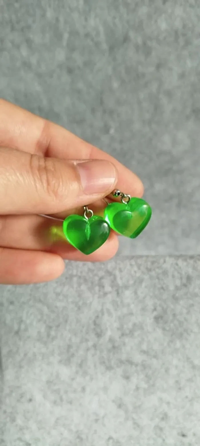 🍄 Boucles d’oreilles ▪ cœur vert translucide fantaisie - photo numéro 2