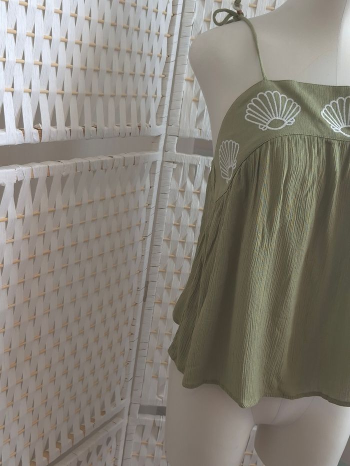 🐚 joli top caraco vert sauge brodé coquillages ONLY femme TM / 38 - photo numéro 4