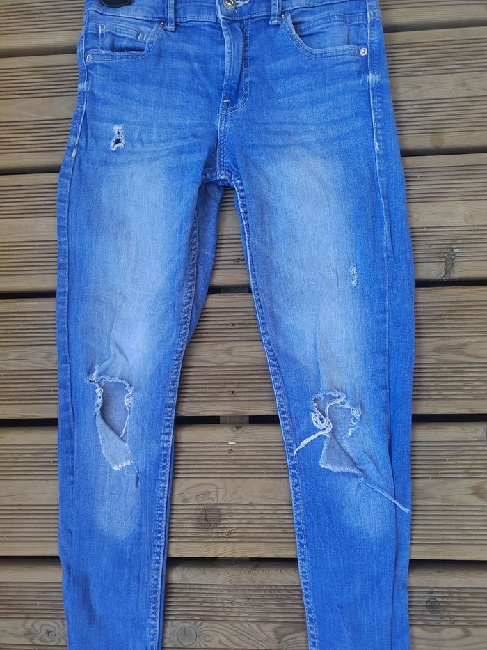 Jean Skinny Troué Taille Basse Bershka – Femme Taille S/36 – Look Y2K 🔥 - photo numéro 3