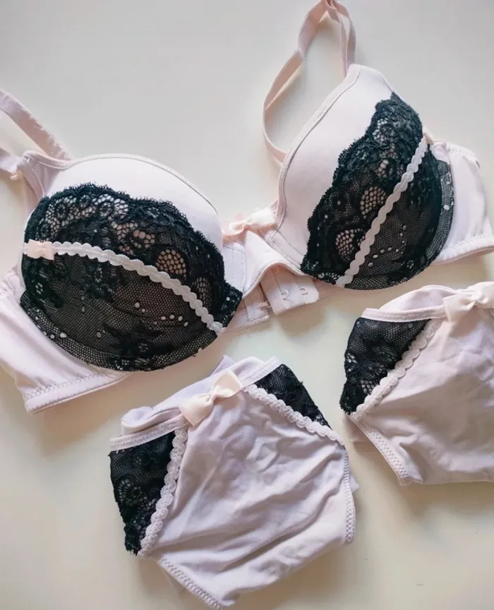 Soutien-gorge allaitement + 2 culottes