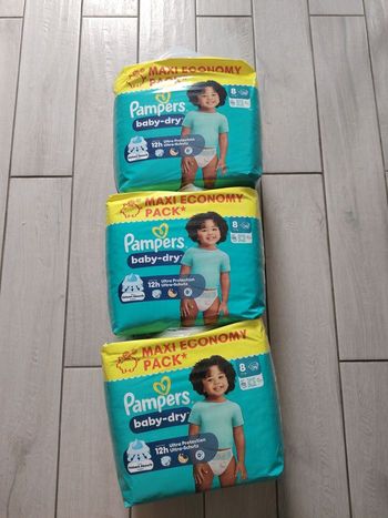 Couches Pampers baby dry taille 8