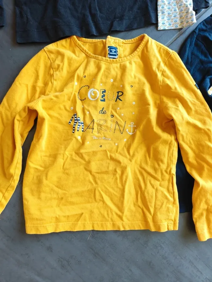 4 hauts 5 ans fille - photo numéro 3