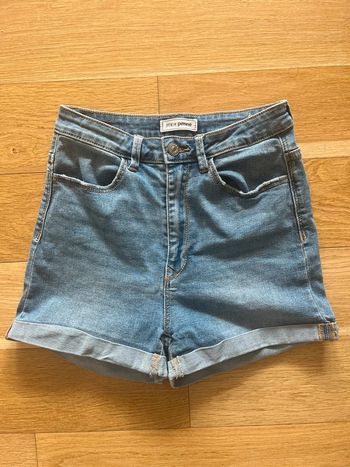 Short court en jean Pimkie taille 36 très bon état